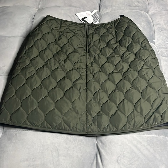 ANR+ present by AlpnRock Olive Quilted Women's Skirt NWT size small - Picture 6 of 6
